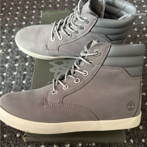EUC Timberland Women’s Dausette Sneaker Boot size 6.5